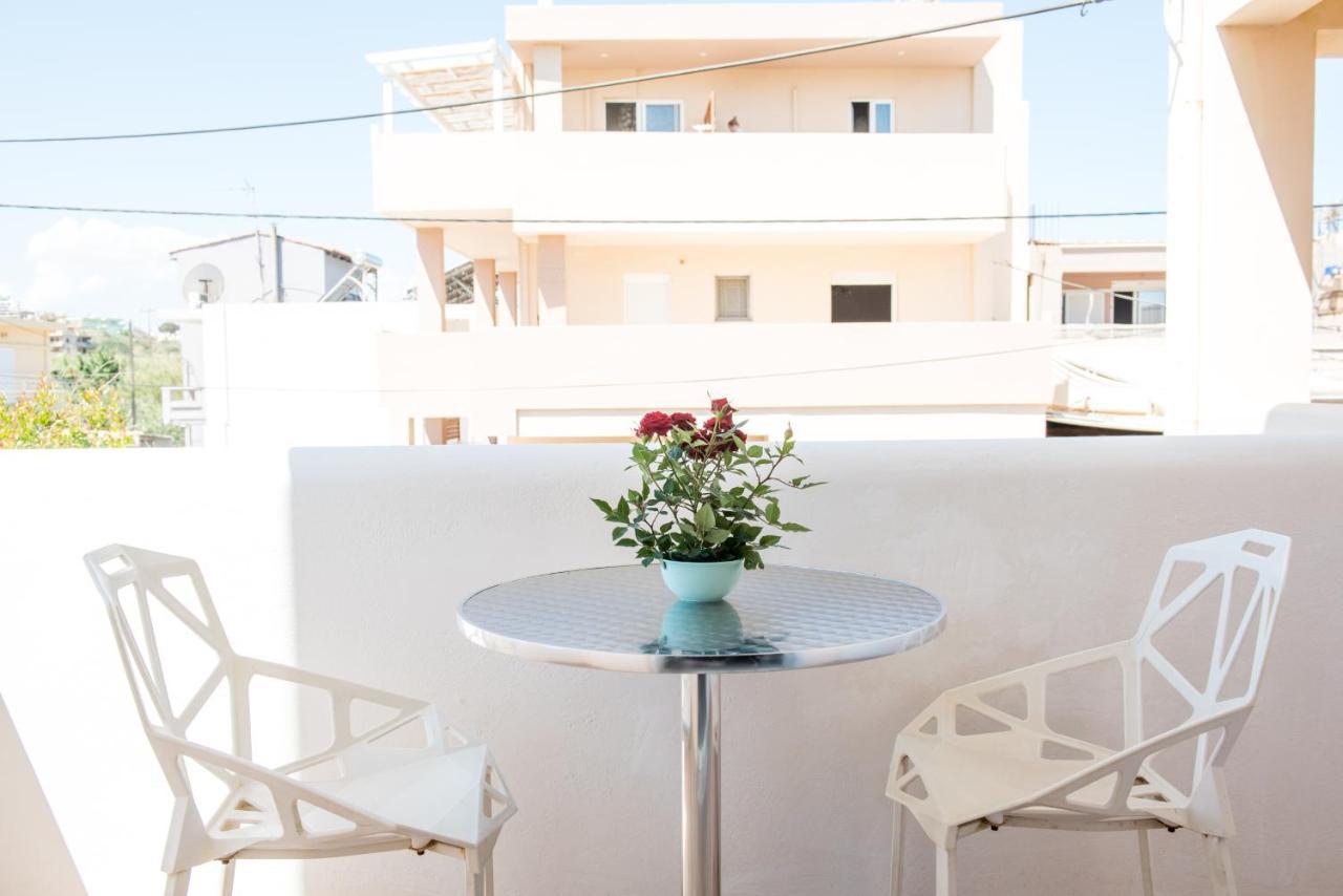 Pearl Seaside Cozy Apartments Hriszí Aktí Haniá Kültér fotó