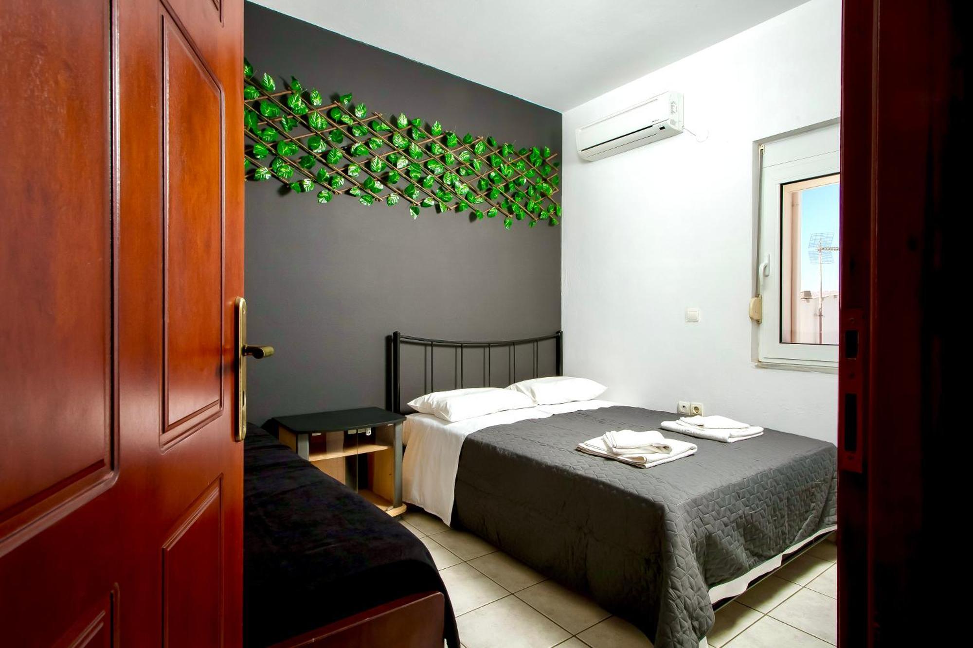Pearl Seaside Cozy Apartments Hriszí Aktí Haniá Kültér fotó