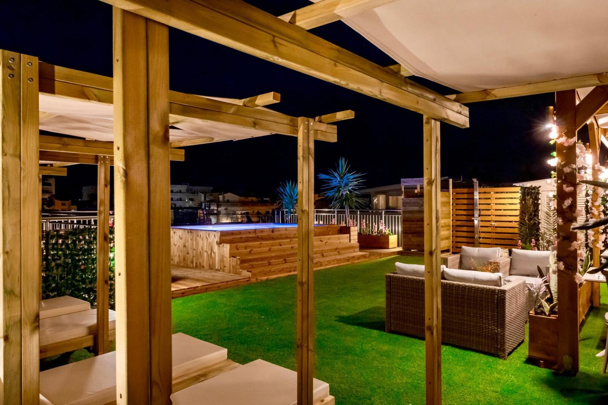 Pearl Seaside Cozy Apartments Hriszí Aktí Haniá Kültér fotó